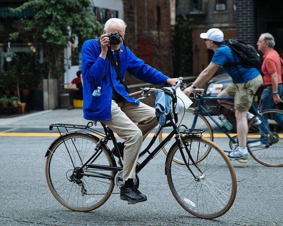 Icon Photographer Bill Cunningham Dies at 87